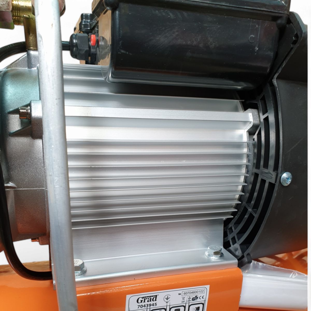 Компрессор 50л 2500Вт 2цил GRAD 7043945